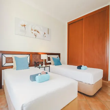 Charming With Pool * Albufeira