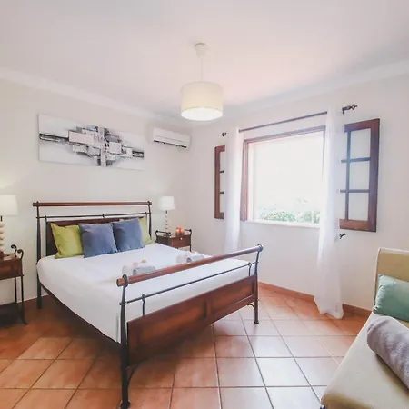 Villa In Albufeira With Private Pool & Beaches Villa
