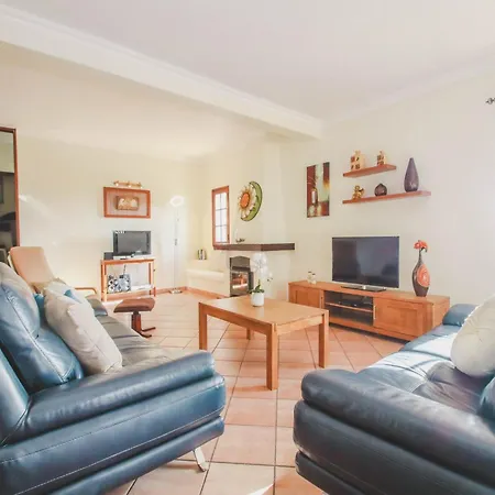 Villa In Albufeira With Private Pool & Beaches *