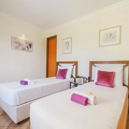 Villa In Albufeira With Private Pool & Beaches Albufeira
